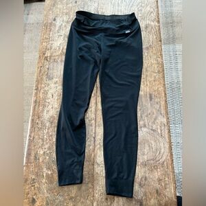 Patagonia mid weight capilene base layer size medium women’s like new! Thermal.